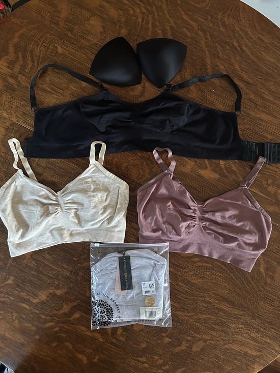 Kindred Bravely Other - Lot of 4 kindred bravely pumping bras in size medium